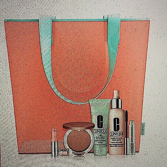 CLINIQUE - SUNNY DAY STAPLES (NWT) - Picture 2 of 9